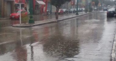 صور.. غرق شوارع المنيا وتجمعات للمياه بسبب الأمطار الغزيرة