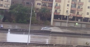 شاهد.. حركة السيارات على الطريق الدائرى اثناء تساقط الأمطار.. فيديو وصور