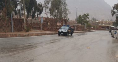 غلق طريق رأس غارب - الشيخ فضل بسبب سرعة الرياح والشبورة شمال البحر الأحمر