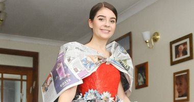 استخدمت 1000 ورقة.. فتاة أمريكية تصنع فستانا من جرائد صحيفة بريطانية "صورة"