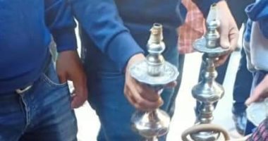 صور.. غلق 6 مقاهى ومصادرة الشيشة بالقناطر الخيرية