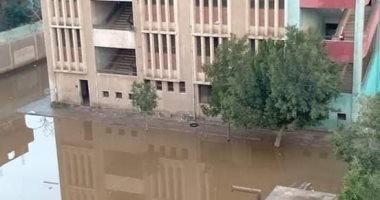 أهالى قرية أبو صير يستغيثون بسبب انتشار مياه الأمطار وصواعق الكهرباء