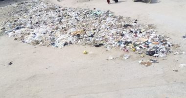 "سيبها علينا".. شكوى من انتشار القمامة بمدينة السلام 