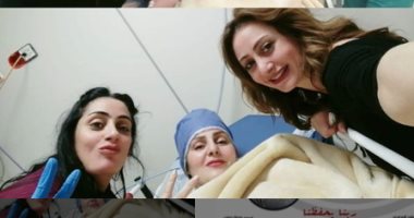 بعد إجراء عملية جراحية.. رانيا محمود ياسين: أنا بخير الحمد لله ورجعت البيت