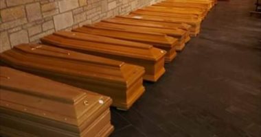 "كارثة إيطالية" توابيت ضحايا كورونا داخل كنيسة لدفنها فى مقابر جماعية.. فيديو