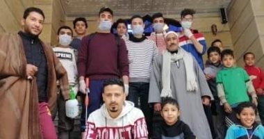 مبادرة شبابية لتطهير المساجد في قرية كفر أباظة بالشرقية للحد من العدوى