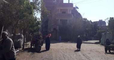إخلاء السوق العشوائي بمدينة الفشن جنوب بنى سويف