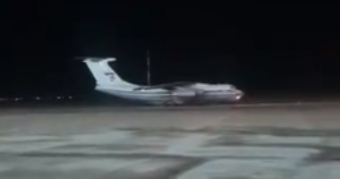 فيديو.. وصول أول طائرة عسكرية روسية تحمل أطباء ومعدات صحية إلى إيطاليا