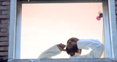 فيديو ..الجالية المسلمة فى مدريد ترفع أذان جماعى من شرفات المنازل  