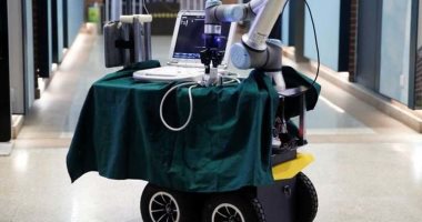 باحثون صينيون يبتكرون روبوت يساعد فى إنقاذ أرواح العاملين في المجال الصحى 