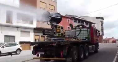 فيديو.. الجيش الإسبانى يقوم بحملات تعقيم للشوارع للحد من انتشار كورونا