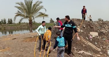 مبادرة شبابية بقرية الفرايحه لتعقيم منازل وشوارع القرية بالشرقية