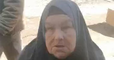 فيديو وصور.. مأساة سيدة عجوز تفحم منزلها بالإسماعيلية وتطلب المساعدة لترميم بيتها