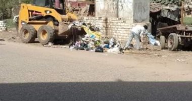 رفع وإزالة 315 طنا من القمامة والمخلفات بأبو قرقاص فى المنيا.. صور