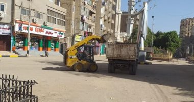 صور.. محافظة سوهاج ترفع 406 طن قمامة ومخلفات صلبة خلال يومين