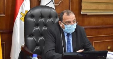 رئيس جامعة بنى سويف: تصنيع 20 ألف ماسك للأطقم الطبية والعاملين لمواجهة "كورونا"