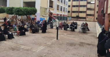 محافظ الجيزة: المدارس ساعدت على منع الزحام أمام مكاتب البريد