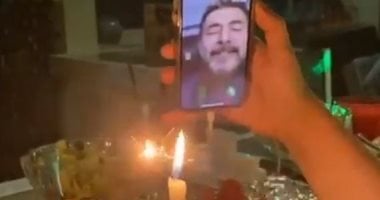 الإعلامية زينة يازجي تحتفل بعيد ميلادها مع زوجها عبر الفيديو بسبب كورونا
