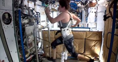 رواد ناسا يشاركون تمارينهم من الفضاء لتحفيز سكان الأرض على مواجهة كورونا.. صور