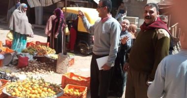 رئيس مدينة تلا : فض سوق قرية بابل منعا للتزاحم بسبب فيروس كورونا