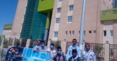 صور..شباب الأقصر يعقمون مبنى مستشفى إسنا للعزل الصحى ومراكز الشباب