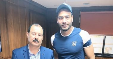 أبو جبل ينشر صورة مع مساعد وزير الداخلية للصعيد ويعلق: "زملكاوى أصيل"
