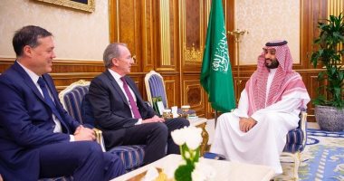 ولي العهد السعودي يلتقي رئيس مجلس الإدارة والرئيس التنفيذي لبنك مورغان ستانلي
