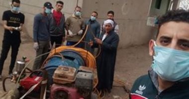 شباب قرية عرب مفتاح بالشرقية يطهرون الشوارع ضد فيروس كورونا