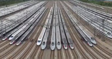 ووهان الصينية تستعد لانطلاق 80 قطار طلقة غدا بعد رفع الحظر عن المدينة