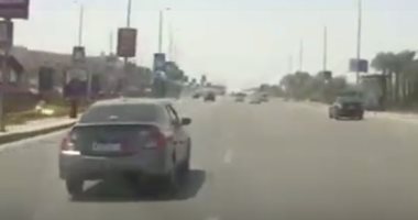فيديو.. انتظام حركة السيارات بشارع التسعين فى التجمع الخامس بالاتجاهين
