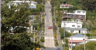 موسوعة جينيس تعيد لنيوزيلندا لقب أكثر شارع منحدر فى العالم