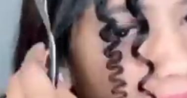 طريقة للحصول على شعر مجعد باستخدام شوكة وفرشاة "ميكب آب".. فيديو