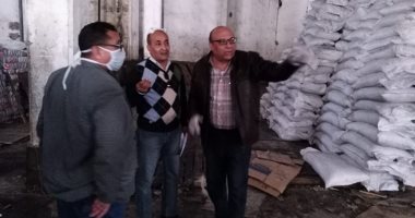 صور ..تحرير 42 محضر مخالفة فى جولة على مخازن السلع الاستراتيجية بالإسكندرية 