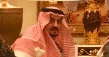 سعوديون يردون على شائعة إصابة أمير الرياض بكورونا بنشر صورة من منزله