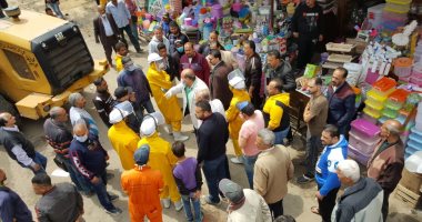محافظ بورسعيد يعلن إزالة سوق ستوتة العشوائى لمواجهة كورونا.. صور