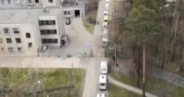 طوابير من سيارات الإسعاف خارج مستشفيات موسكو مع تزايد مصابي كورونا