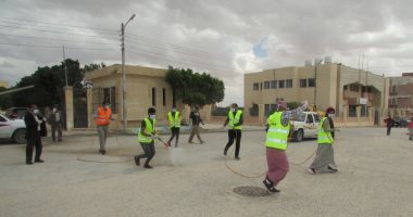 10 شباب متطوعون يواصلون حملات التوعية وتعقيم منشأت ضد كورونا بشمال سيناء