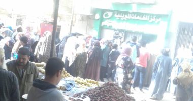 ازدحام أمام مكتب بريد منشية ناصر.. وقارئ يناشد الالتزام لمنع انتشار كورونا