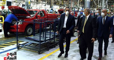 رئيس الوزراء يزور مصنع جنرال موتورز للاطمئنان على تطبيق الإجراءات الوقائية
