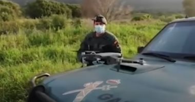 فيديو.. الشرطة الإسبانية ترصد مخترقى حظر التجول عبر طائرة الدرون