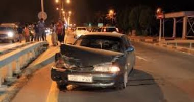 إصابة 4 أشخاص فى حادث تصادم سيارة ملاكى برصيف فى الوادى الجديد