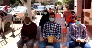 صور.. محافظ القاهرة يوجه بتقديم كافة التسهيلات أثناء صرف منح العمالة