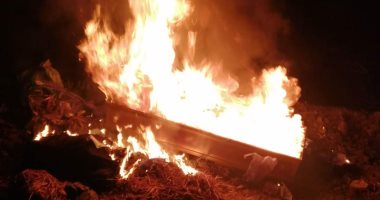 صور.. حرق نعش مستخدم فى نقل جثة متوفاة بكورونا فى الغربية بعد تشييع الجنازة