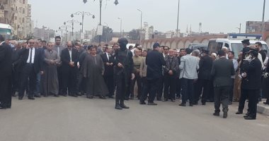 توافد قيادات البحيرة والأهالى لتشييع جثمان الشهيد محمد الحوفى.. صور