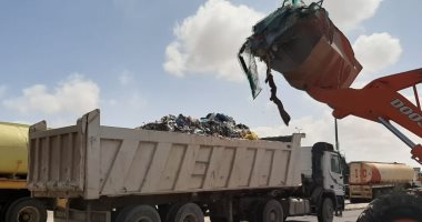 قارئ يشكو تطاير القمامة المنقولة بالسيارات فى قرية السنيطة محافظة الشرقية