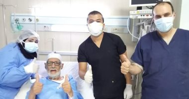 من المعاناة يولد الأمل..الحاج عبد الفتاح 89سنة أكبر متعافى يغادر مستشفى إسنا