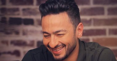 مش لوحدك.. حمادة هلال يتضامن مع فتاة للسخرية من أغنيته الجديدة "متونسين"