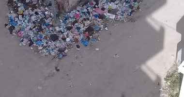 سيبها علينا .. شكوى من انتشار القمامة بشاطئ النخيل بـ 6 اكتوبر بالاسكندرية  