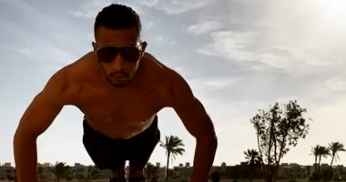 على  أنغام القمر.. محمد رمضان يستعرض عضلاته خلال إجازته فى الجونة "فيديو"