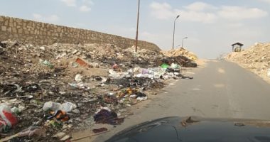 سيبها علينا.. شكوى من انتشار القمامة بمنطقة الشيراتون بالقاهرة